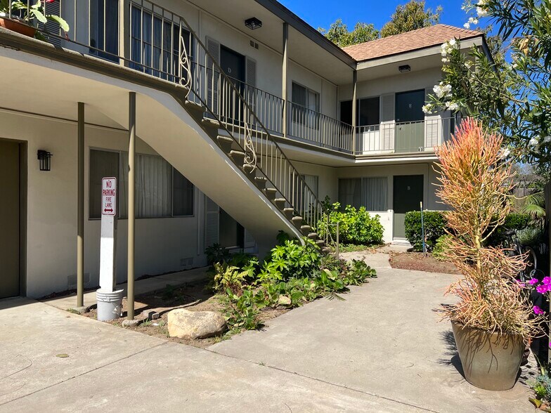 Primary Photo - 618 W Pedregosa St