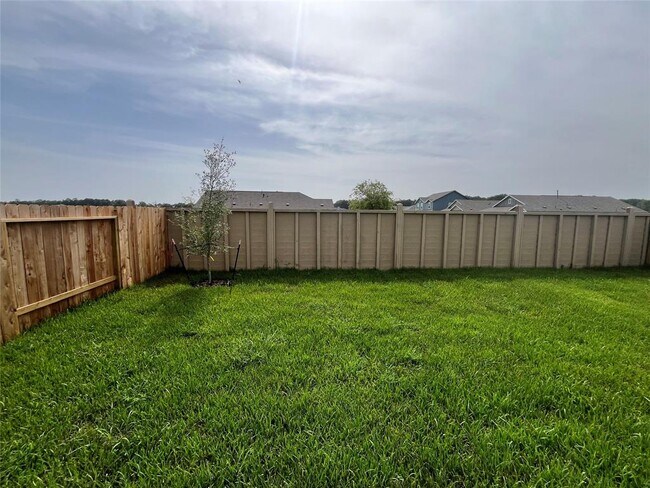 Building Photo - 25649 Rose Creek Dr