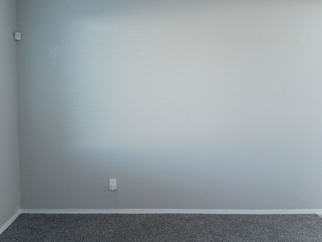 Building Photo - 3 Bedroom, 2 Bathroom Home! Schedule a Showing Today!