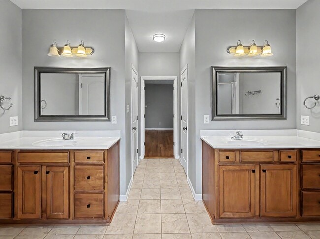 Building Photo - 1706 Mossy Oak Ln