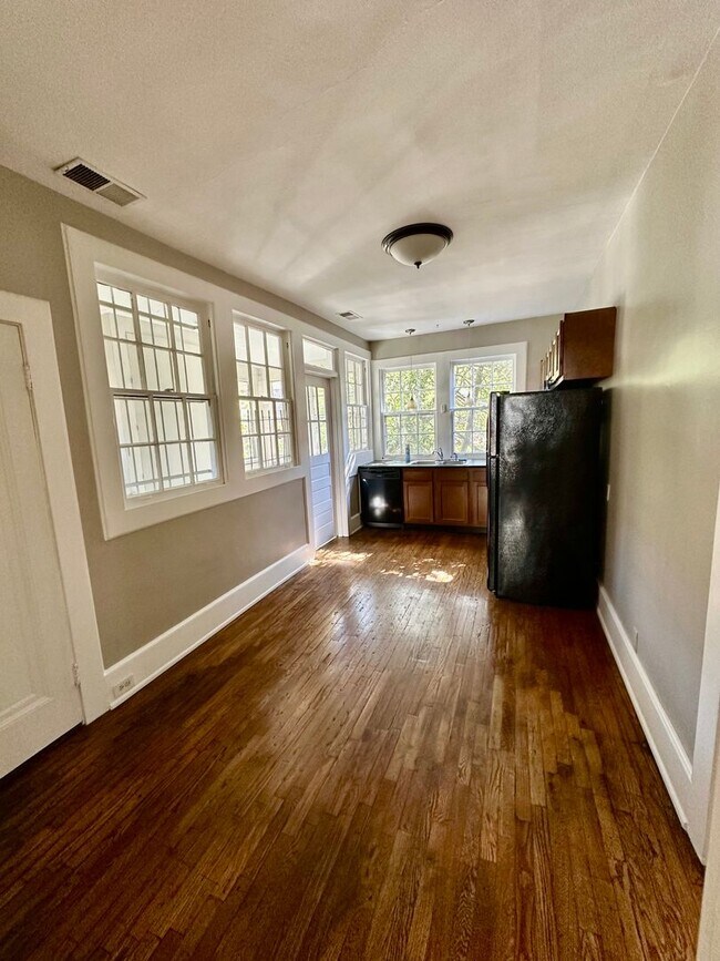 Building Photo - Charming 2 Bedroom for Rent - Birmingham, AL