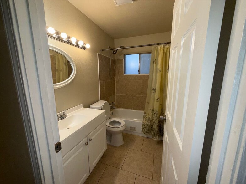 Building Photo - 12246 Palmyra Dr