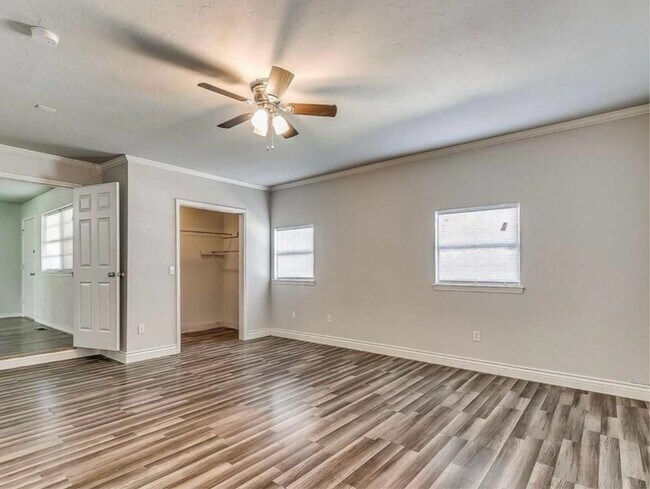 Building Photo - 309 Kimberly Ln