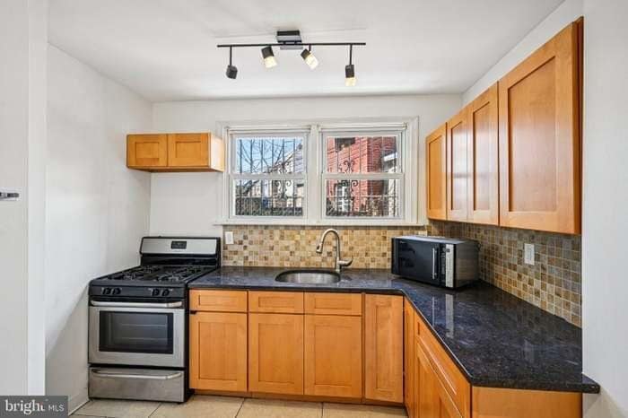 Building Photo - 2324 S Mildred St