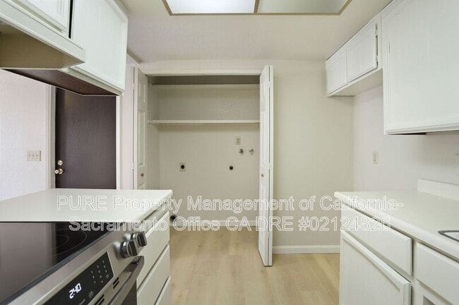 Building Photo - 7423 Willowcreek Dr