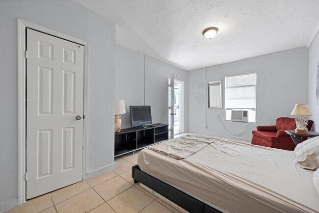 Building Photo - 5210 Dodge Rd