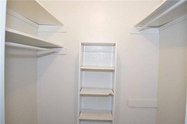 Building Photo - 4634 Country Creek Dr