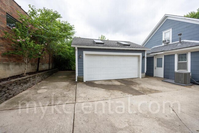 Building Photo - 4306 Fisher St