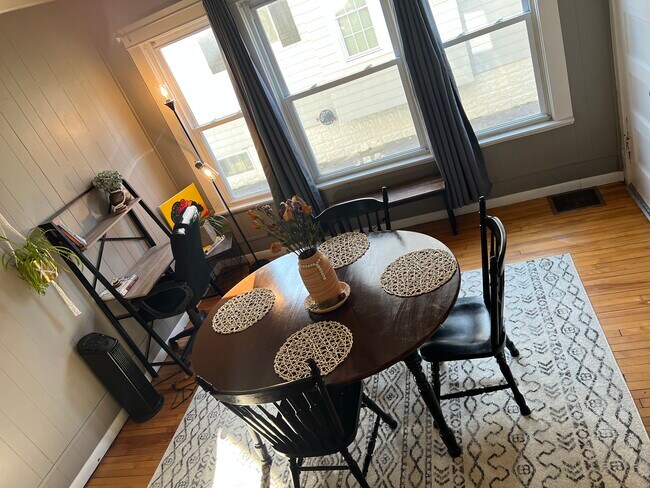 Building Photo - 33 Higby Rd