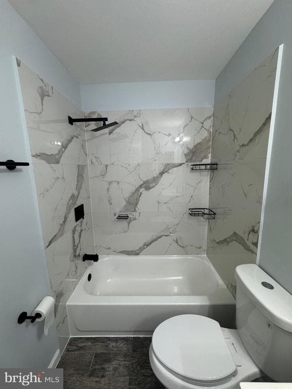 Building Photo - 6007 Rose Bay Dr