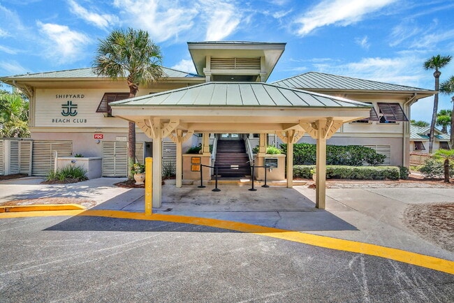Building Photo - "Coastal Comfort Awaits: Spacious 2-Bed, 2-Bath Furnished Condo in Shipyard on Hilton Head Island!"