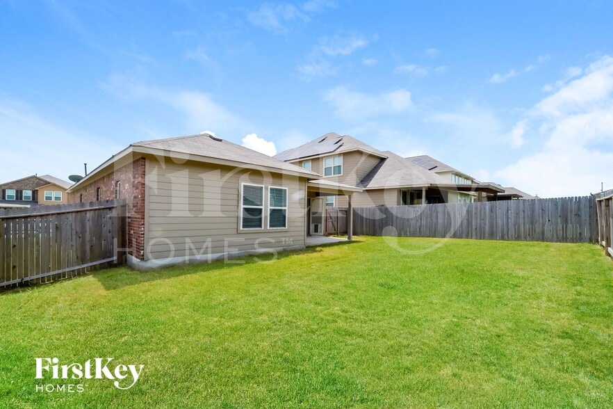 Building Photo - 8941 Elizabeth Pk