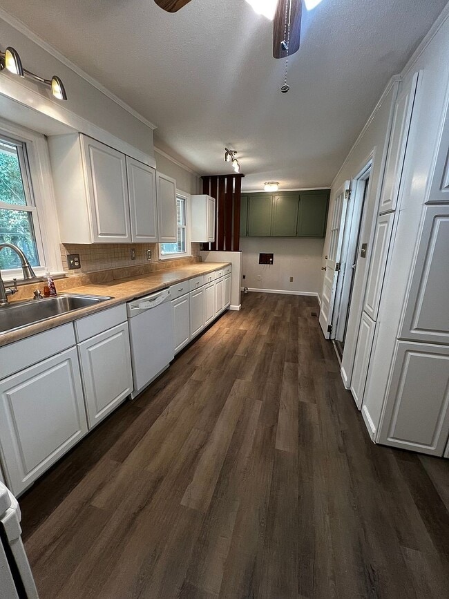 Building Photo - 109 Calton Dr