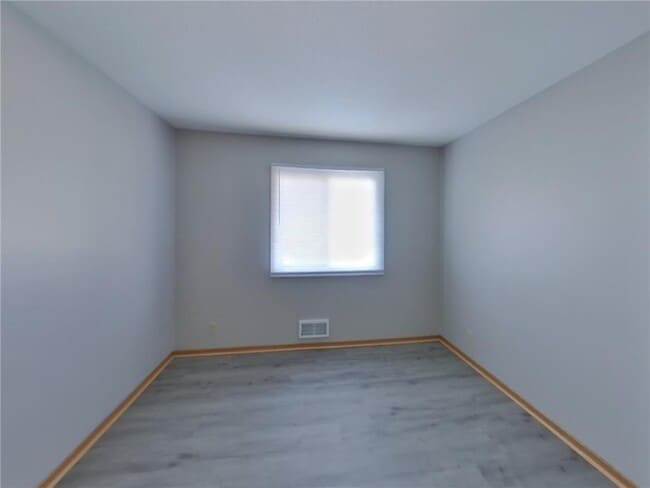 Building Photo - 3409 Brookview Dr