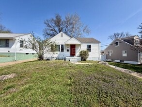 Building Photo - 9905 Iveland Dr