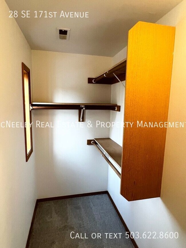 Building Photo - Nice 3 Bedroom Home