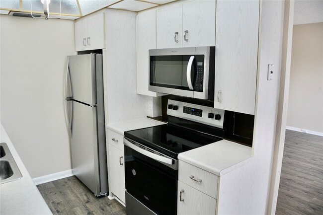 Building Photo - 4070 Exeter