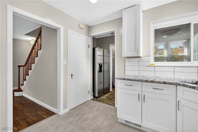 Building Photo - 2520 Laurelhurst Rd