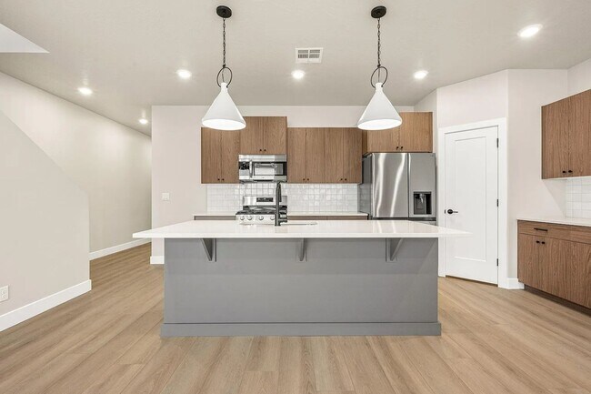 Building Photo - 3983 Razor Dr