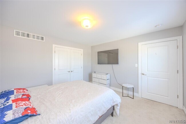 Building Photo - 46 Eagleview Dr