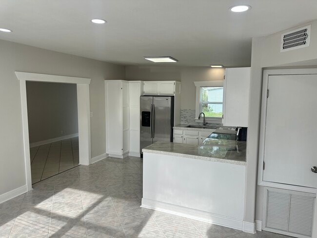Building Photo - 5224 100th Way N
