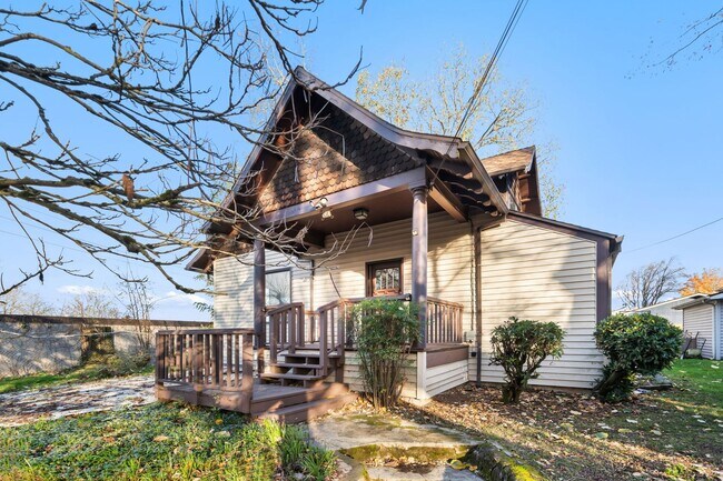 Building Photo - 7414 NE 6th Ave