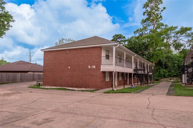 Building Photo - 600 Palm St