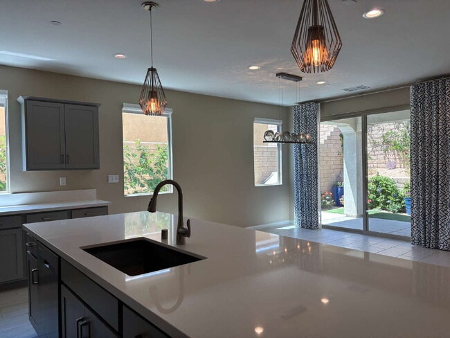 Building Photo - Stylish 2-Bedroom Oasis Domani, Residents ...