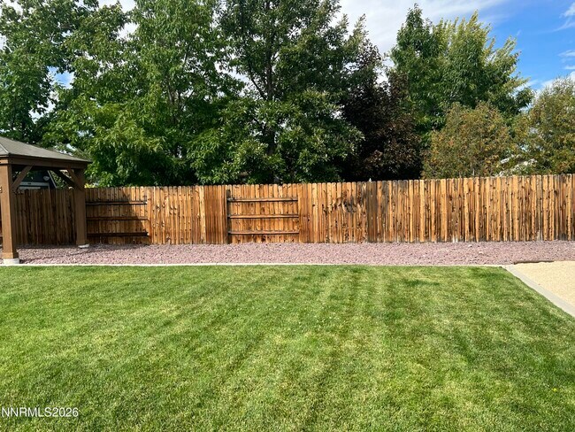 Building Photo - 2175 Albatross Way