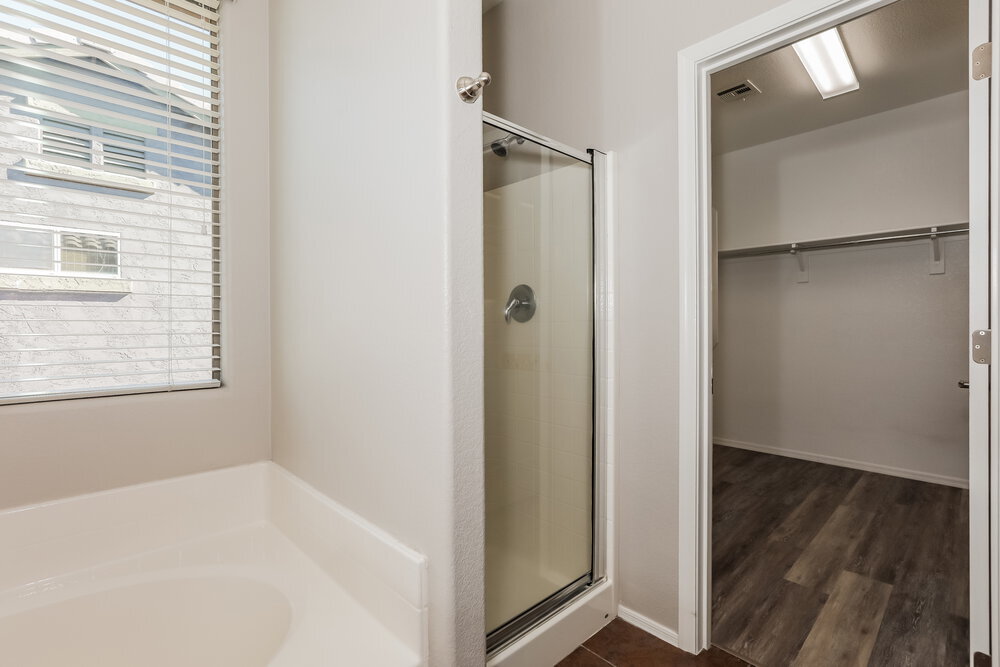 Building Photo - 3826 E Fairview St