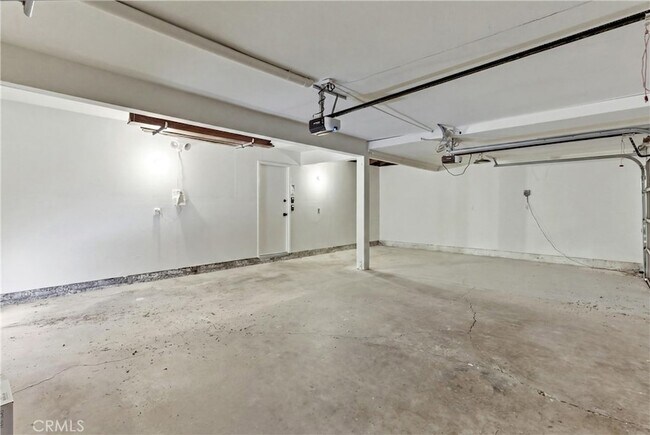 Building Photo - 5415 E Willowick Cir