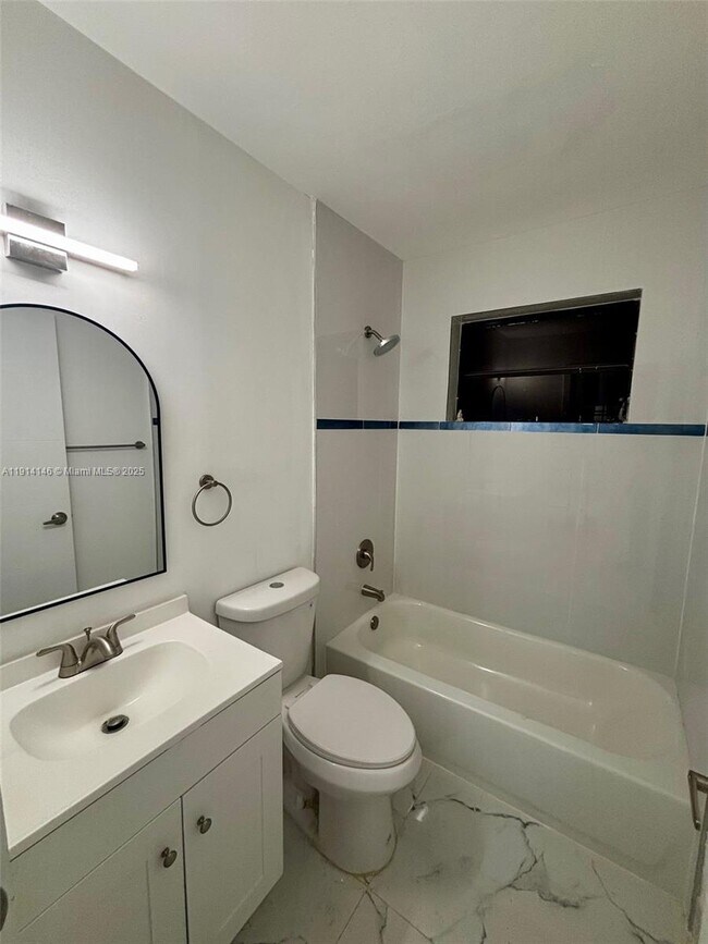 Building Photo - 1301 W 38th Pl