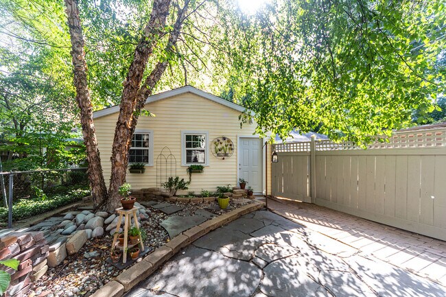 Building Photo - 2037 W Estes Ave