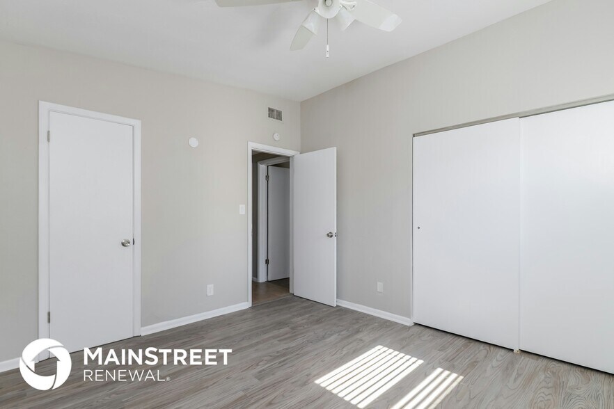 Building Photo - 3668 Schwalbe Dr