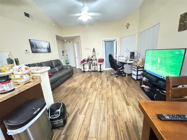 Building Photo - 2565 Grassy Point Dr