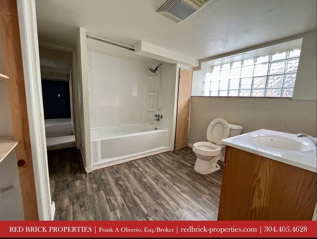 Building Photo - 912 Gaston Ave