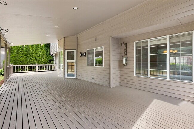 Building Photo - 12706 52nd Pl W