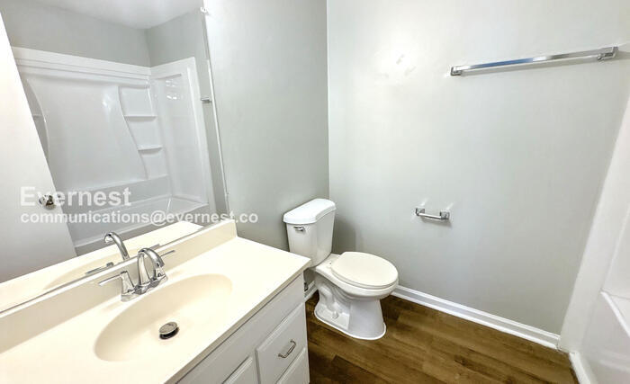 Building Photo - 14005 Glenview Dr SW