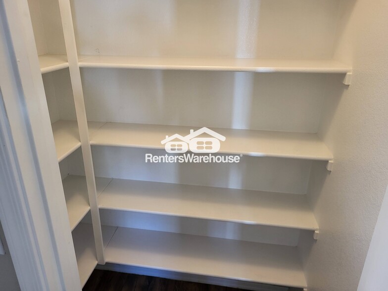 Building Photo - 2657 S Southwind Dr