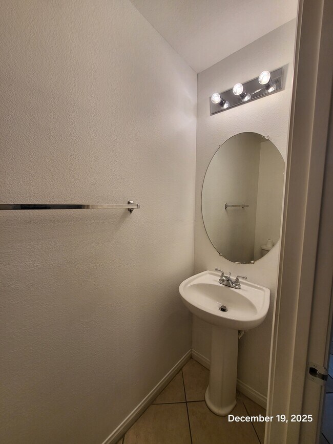 Building Photo - 9965 Mardagen St