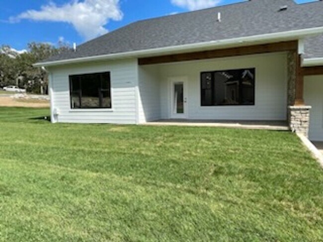 Building Photo - New Construction 3bd/2ba duplex Available ...