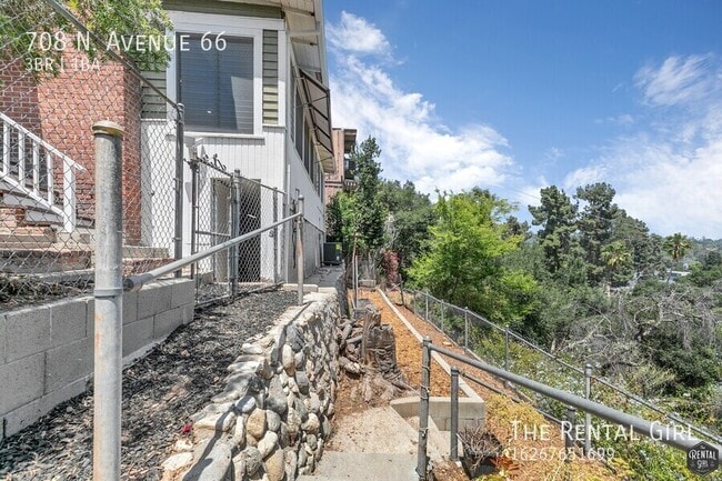 Building Photo - 708 N Avenue 66