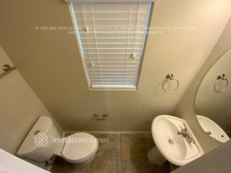 Building Photo - 10818 Beach House Ave