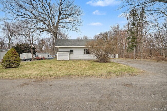 Building Photo - 2585 State Rte 55