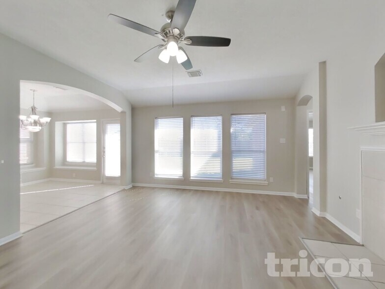 Building Photo - 3123 Spring Ranch Ln