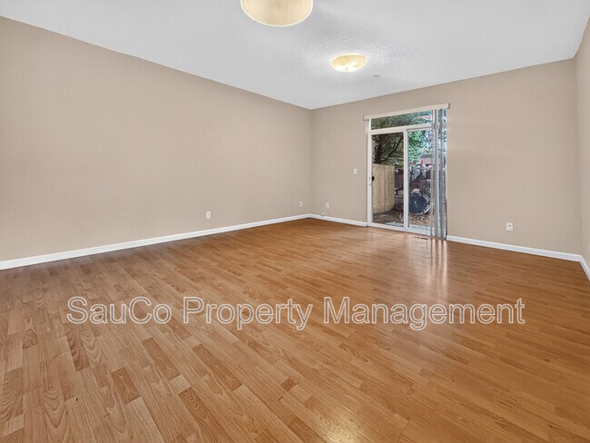 Building Photo - 1109 NE 106th Ave