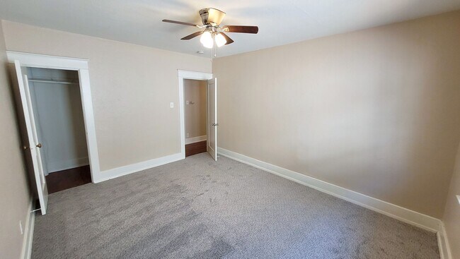 Building Photo - Vacancy at Whittier Duplex!
