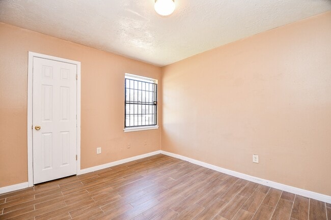Building Photo - 4926 Ridgestone St