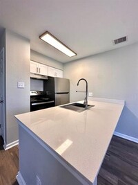 Building Photo - 9680 Timberline Dr