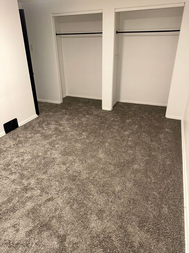 Building Photo - 803 7th St